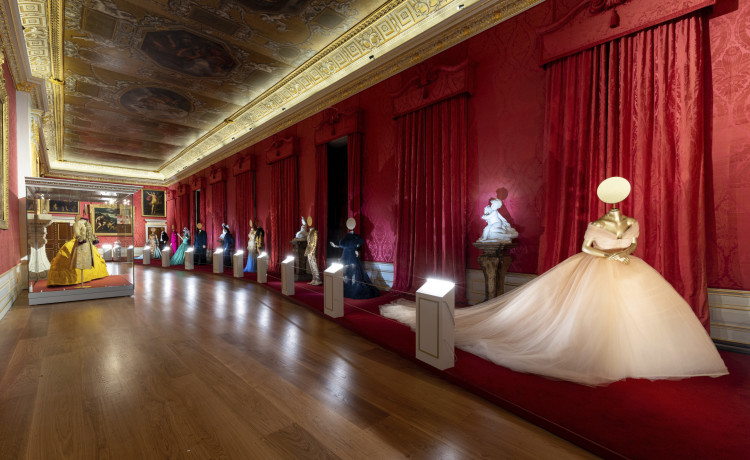 A corte come sul red carpet: a Kensington Palace è di scena Crown to Couture